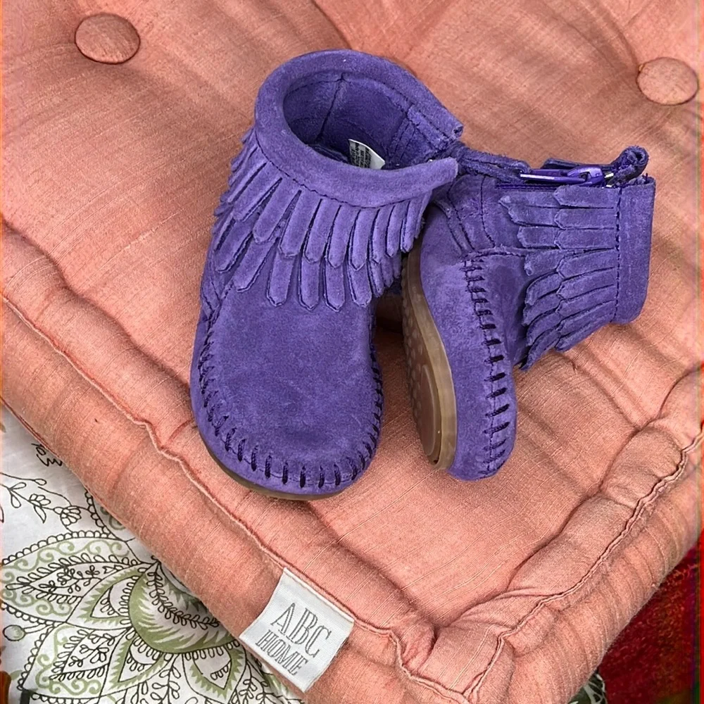 Minnetonka suede waterproof purple bootie mid high toddler 4